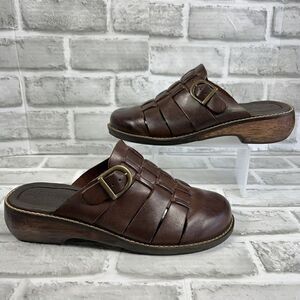 Predictions Women's 8.5 Brown Leather Slip on Lattice Buckle Wood Heel Vintage